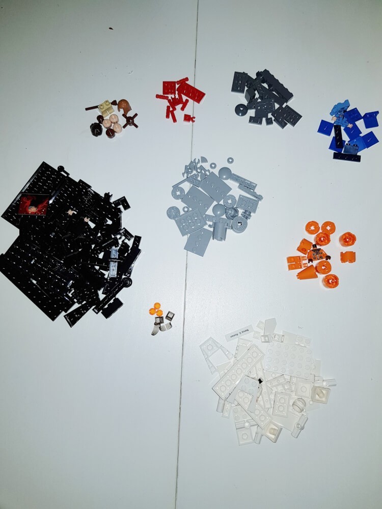 Lego Women of NASA gesorteerd